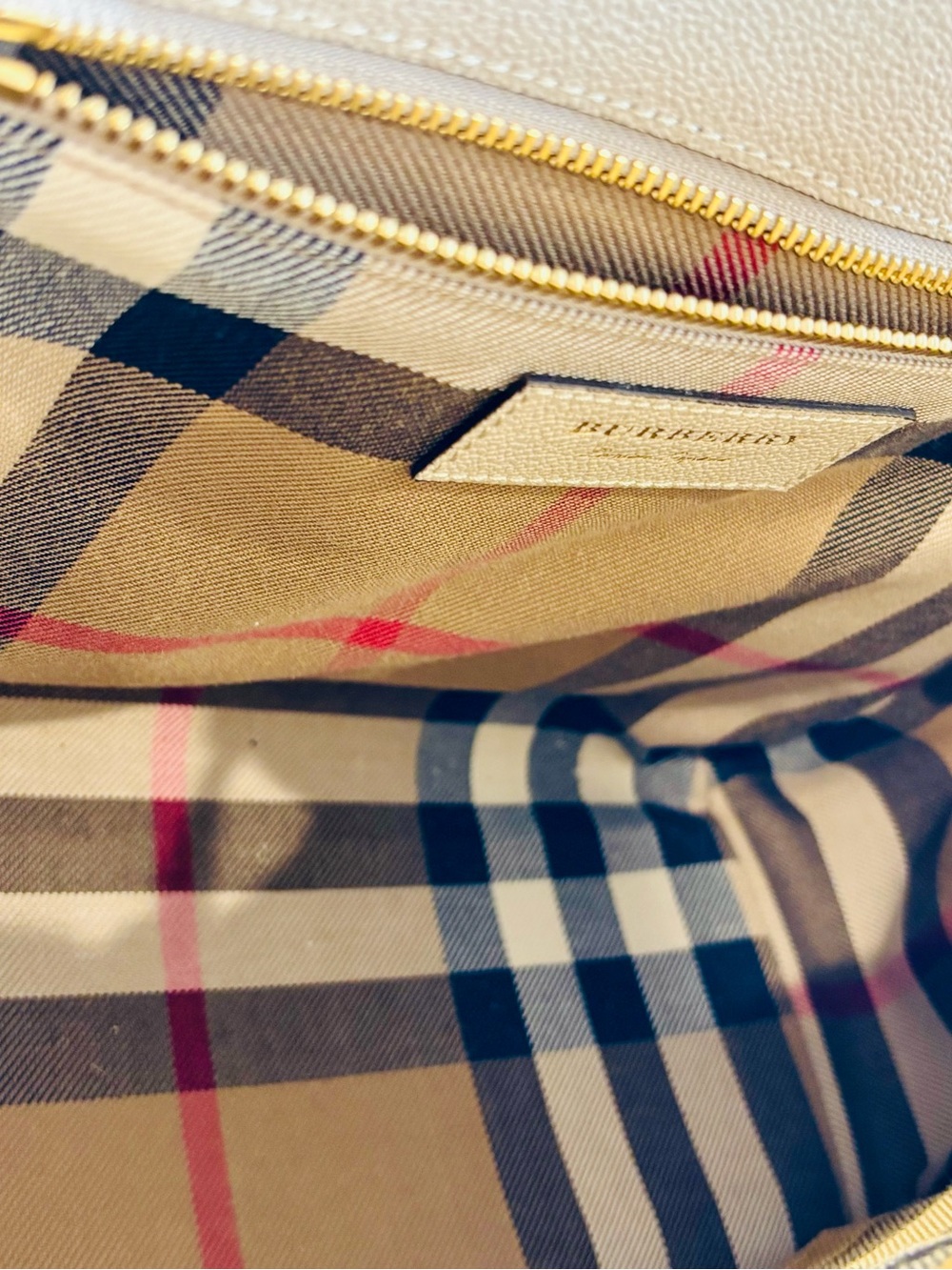 Authentic Burberry The Buckle Medium White Leather Top Handle Shoulder Bag - Picture 9 of 13